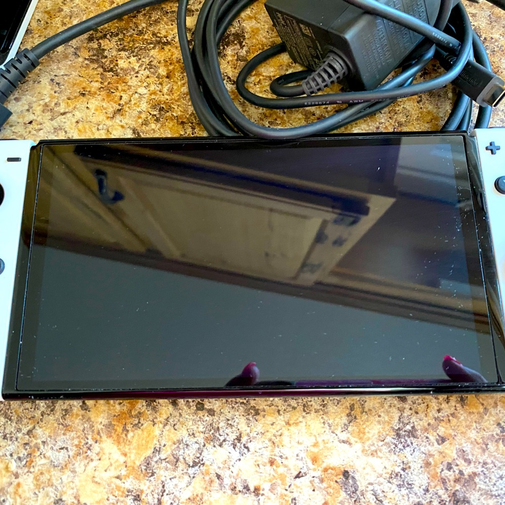 NEW NINTENDO SWITCH OLED w Game